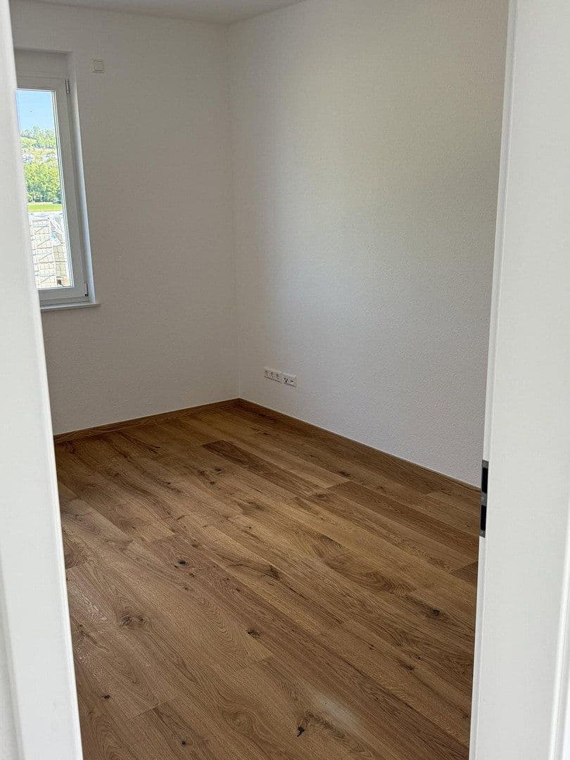 Pronájem bytu 3+1 127 m², Thomas-Schreiber-Weg 5 Wohnung oben, Bad Mergentheim, Bádensko-Württembersko Pronájem bytu 3+1 127 m², Thomas-Schreiber-Weg 5 Wohnung oben, Bad Mergentheim, Bádensko-Württembersko