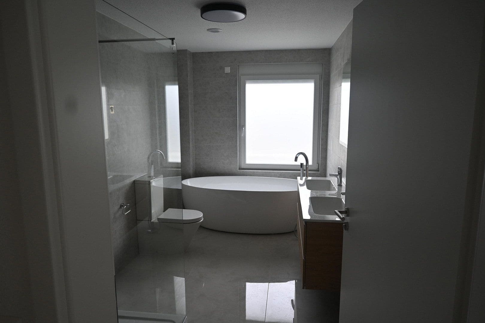 Pronájem bytu 3+1 127 m², Thomas-Schreiber-Weg 5 Wohnung oben, Bad Mergentheim, Bádensko-Württembersko Pronájem bytu 3+1 127 m², Thomas-Schreiber-Weg 5 Wohnung oben, Bad Mergentheim, Bádensko-Württembersko
