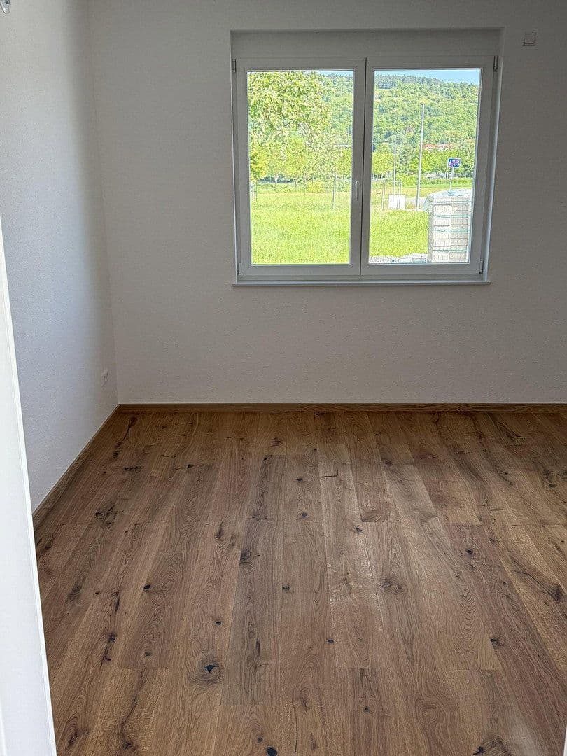 Pronájem bytu 3+1 127 m², Thomas-Schreiber-Weg 5 Wohnung oben, Bad Mergentheim, Bádensko-Württembersko Pronájem bytu 3+1 127 m², Thomas-Schreiber-Weg 5 Wohnung oben, Bad Mergentheim, Bádensko-Württembersko