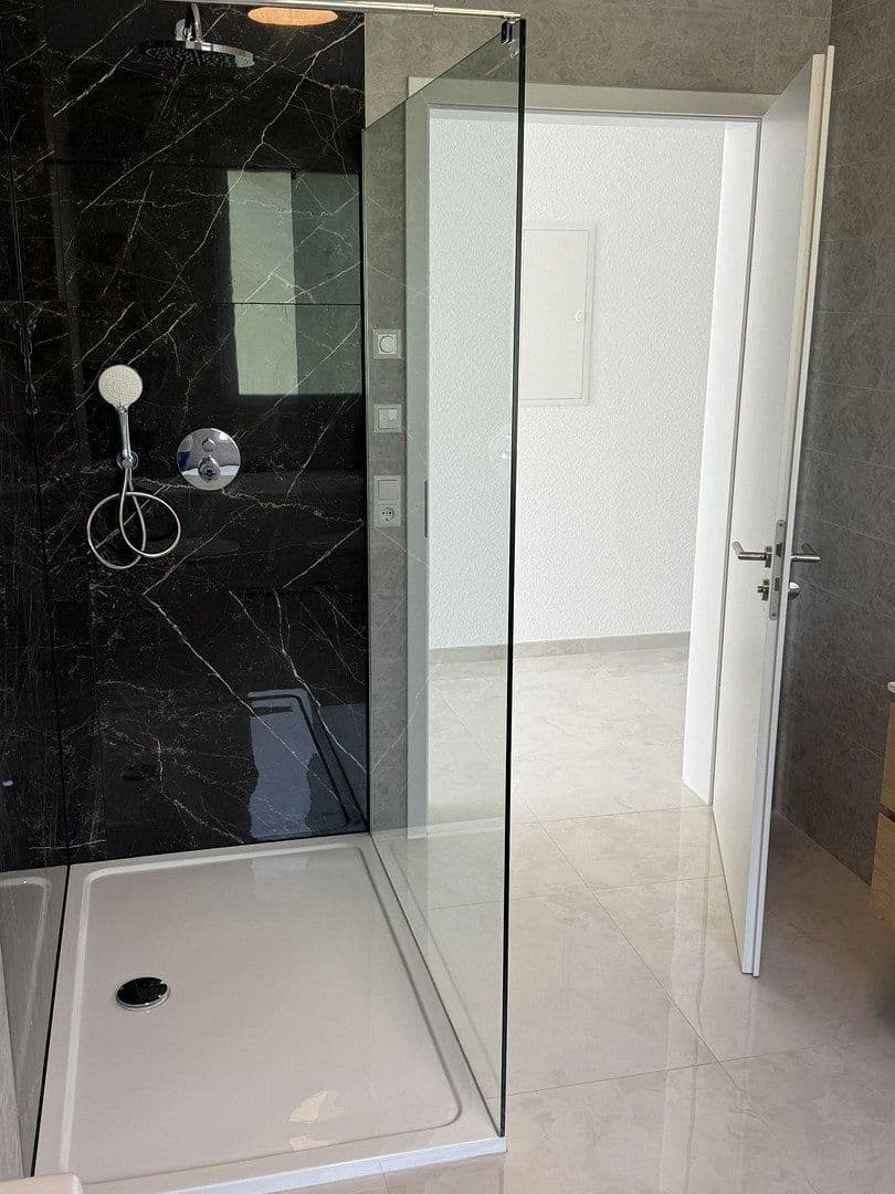 Pronájem bytu 3+1 127 m², Thomas-Schreiber-Weg 5 Wohnung oben, Bad Mergentheim, Bádensko-Württembersko Pronájem bytu 3+1 127 m², Thomas-Schreiber-Weg 5 Wohnung oben, Bad Mergentheim, Bádensko-Württembersko