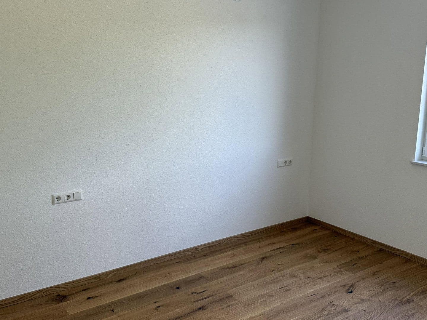 Pronájem bytu 3+1 127 m², Thomas-Schreiber-Weg 5 Wohnung oben, Bad Mergentheim, Bádensko-Württembersko Pronájem bytu 3+1 127 m², Thomas-Schreiber-Weg 5 Wohnung oben, Bad Mergentheim, Bádensko-Württembersko