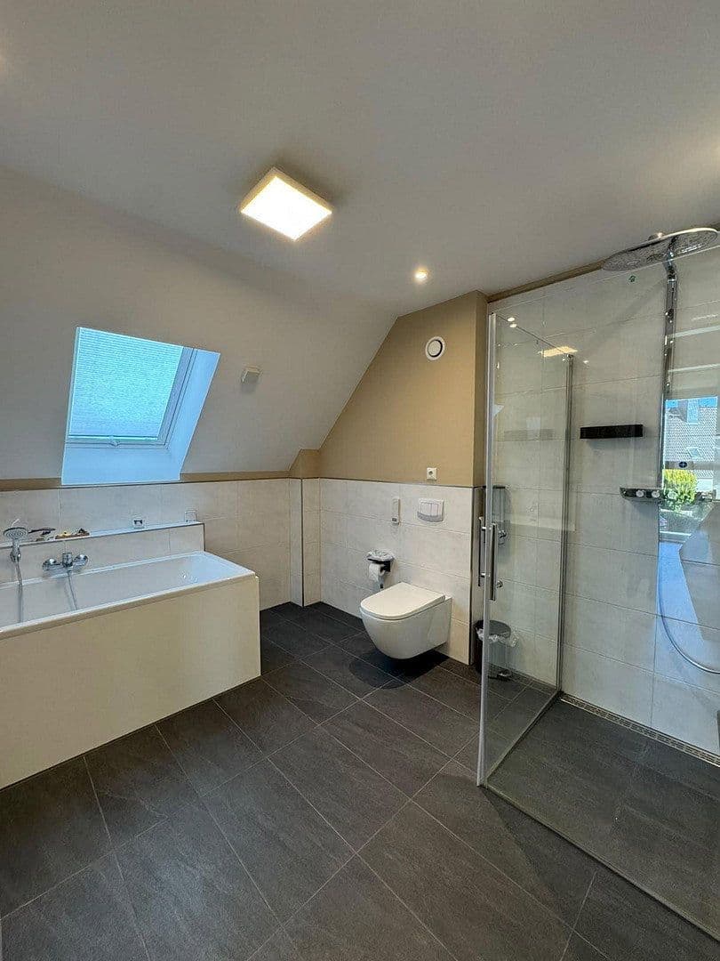 Prodej domu 133 m², pozemek 342 m², Elmshorn, Šlesvicko-Holštýnsko Prodej domu 133 m², pozemek 342 m², Elmshorn, Šlesvicko-Holštýnsko