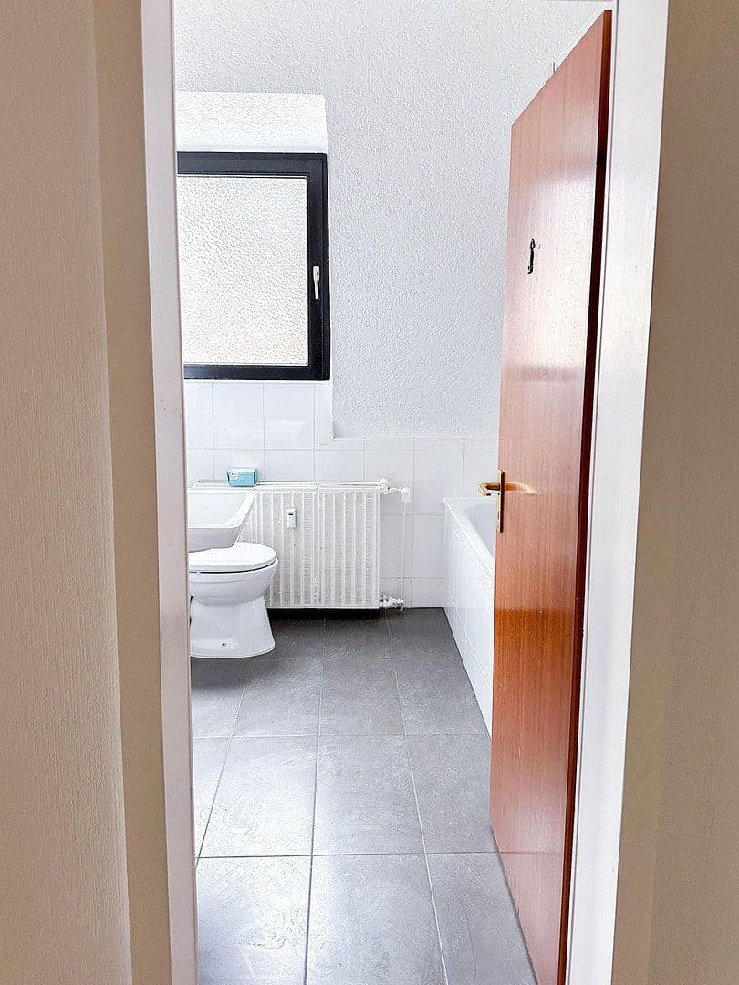 Pronájem bytu 3+kk 114 m², Freiheitstr. 18, Hagen Hohenlimburg, Severní Porýní-Vestfálsko Pronájem bytu 3+kk 114 m², Freiheitstr. 18, Hagen Hohenlimburg, Severní Porýní-Vestfálsko
