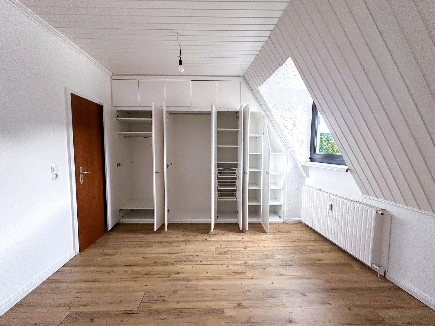 Pronájem bytu 3+kk 114 m², Freiheitstr. 18, Hagen Hohenlimburg, Severní Porýní-Vestfálsko Pronájem bytu 3+kk 114 m², Freiheitstr. 18, Hagen Hohenlimburg, Severní Porýní-Vestfálsko