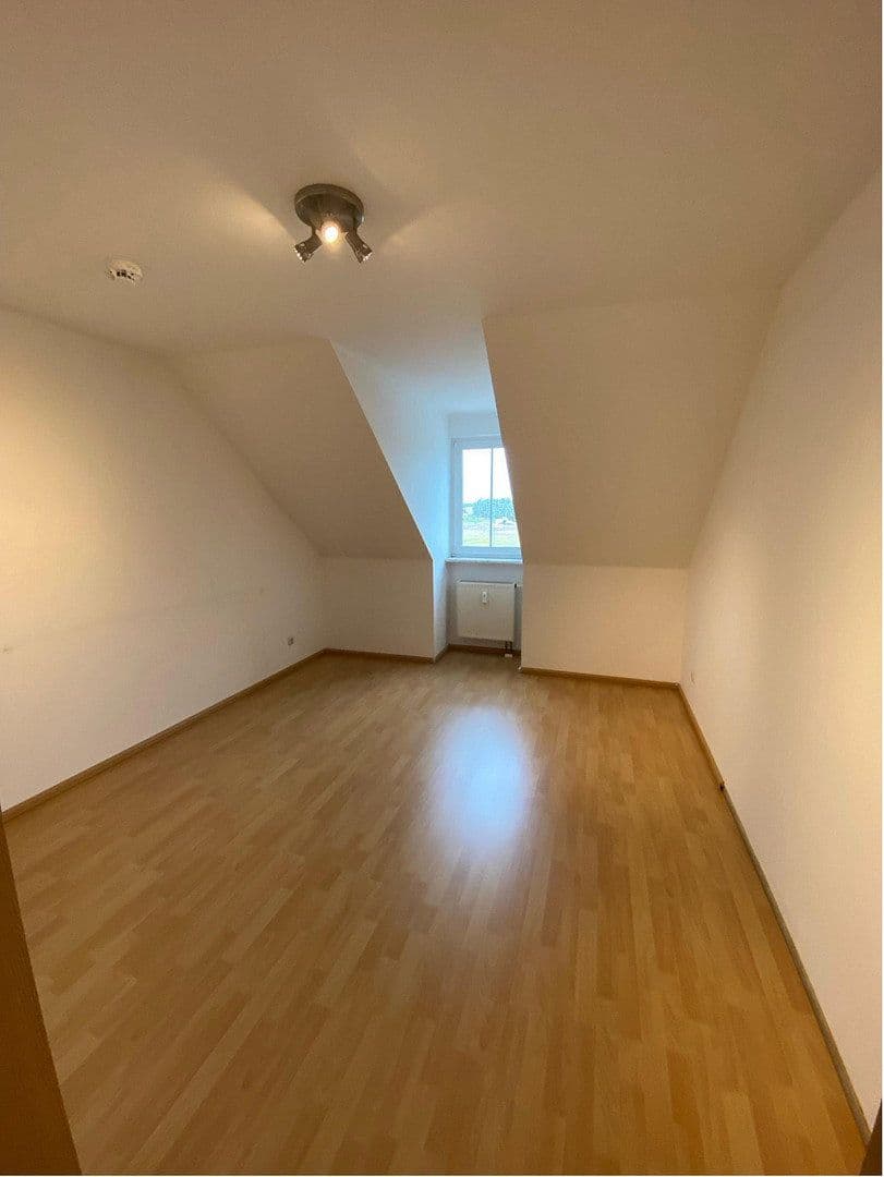 Pronájem bytu 2+1 62 m², Bahnhofstraße 9, Röthenbach an der Pegnitz, Bavorsko Pronájem bytu 2+1 62 m², Bahnhofstraße 9, Röthenbach an der Pegnitz, Bavorsko