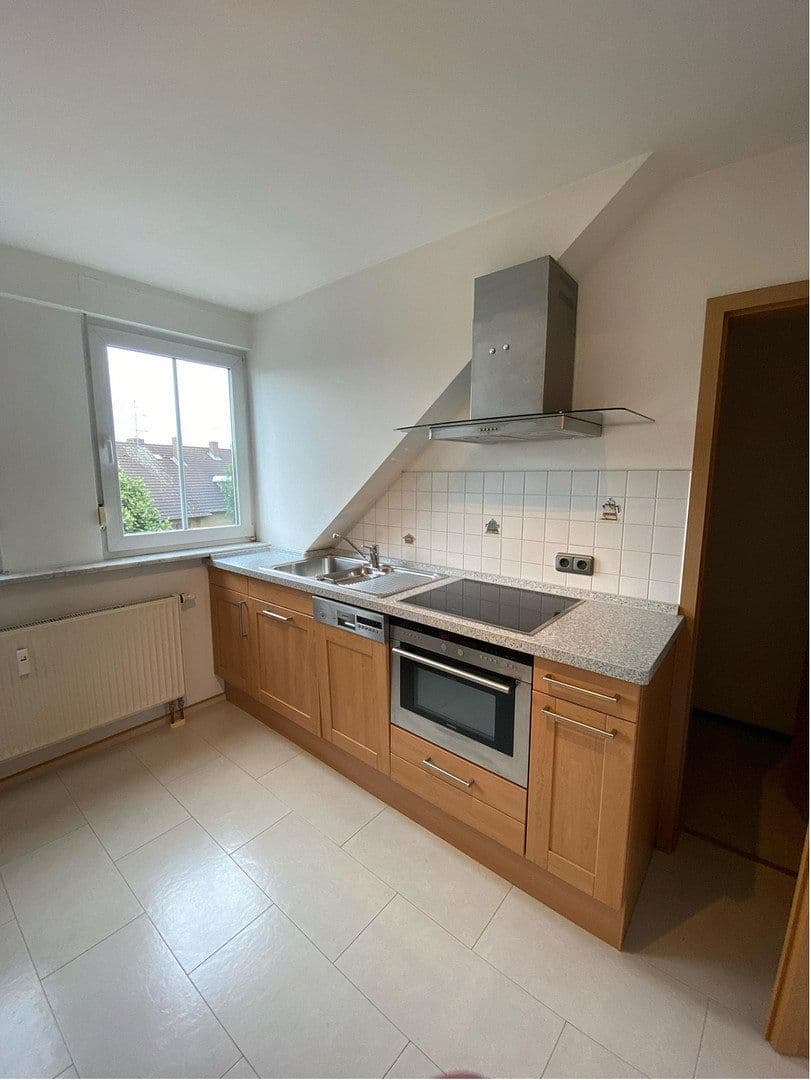 Pronájem bytu 2+1 62 m², Bahnhofstraße 9, Röthenbach an der Pegnitz, Bavorsko Pronájem bytu 2+1 62 m², Bahnhofstraße 9, Röthenbach an der Pegnitz, Bavorsko