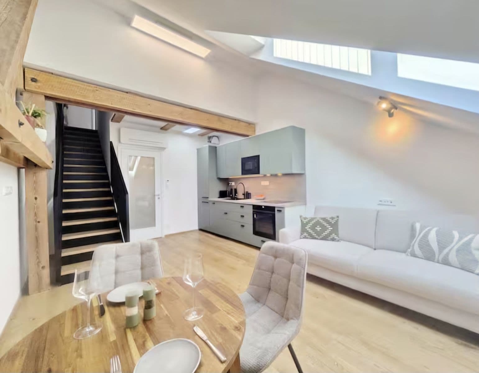 Pronájem bytu 55 m², Vrtbova, Praha, Praha Pronájem bytu 55 m², Vrtbova, Praha, Praha