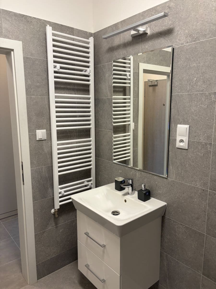Pronájem bytu 1+kk 33 m², Gerstelova, Praha, Praha Pronájem bytu 1+kk 33 m², Gerstelova, Praha, Praha