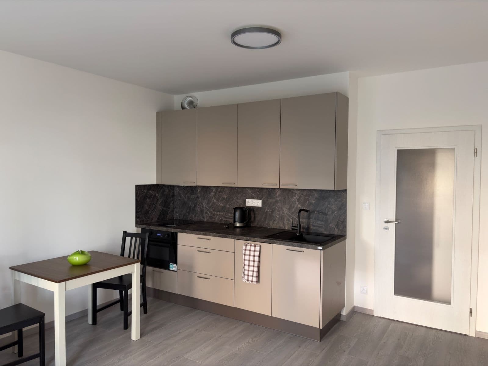 Pronájem bytu 1+kk 33 m², Gerstelova, Praha, Praha Pronájem bytu 1+kk 33 m², Gerstelova, Praha, Praha