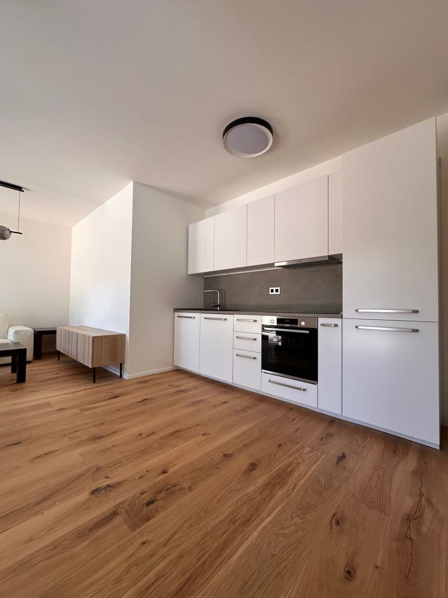 Pronájem bytu 2+kk 52 m², U Komína, Praha, Praha Pronájem bytu 2+kk 52 m², U Komína, Praha, Praha
