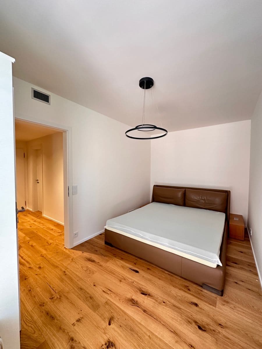 Pronájem bytu 2+kk 52 m², U Komína, Praha, Praha Pronájem bytu 2+kk 52 m², U Komína, Praha, Praha