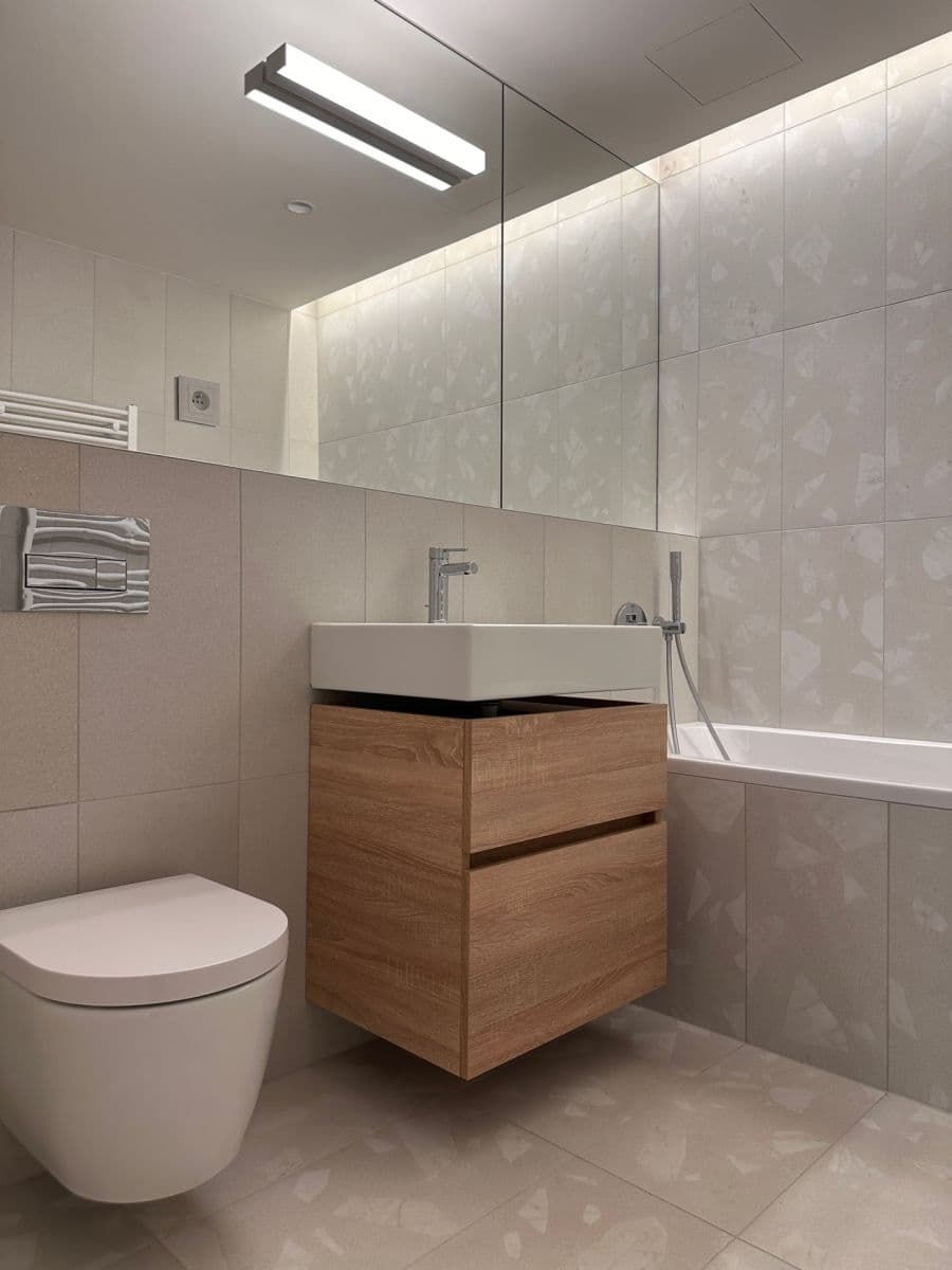 Pronájem bytu 2+kk 52 m², U Komína, Praha, Praha Pronájem bytu 2+kk 52 m², U Komína, Praha, Praha