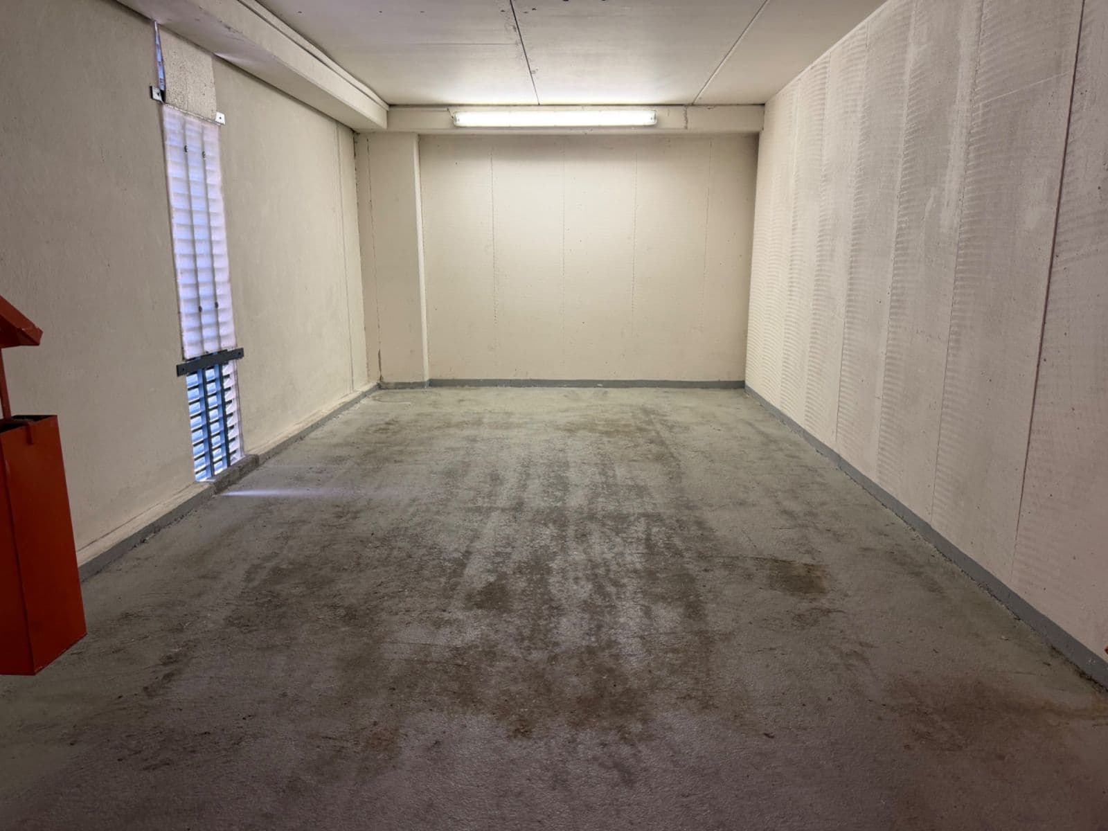 Pronájem garáže 19 m², Praha, Praha Pronájem garáže 19 m², Praha, Praha