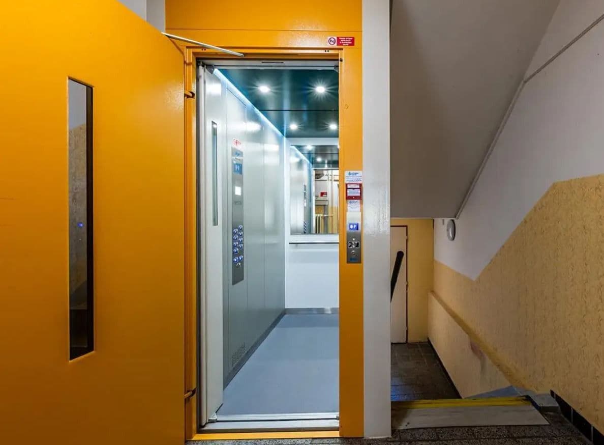 Pronájem bytu 1+kk 20 m², Popelnicová, Plzeň, Plzeňský kraj Pronájem bytu 1+kk 20 m², Popelnicová, Plzeň, Plzeňský kraj