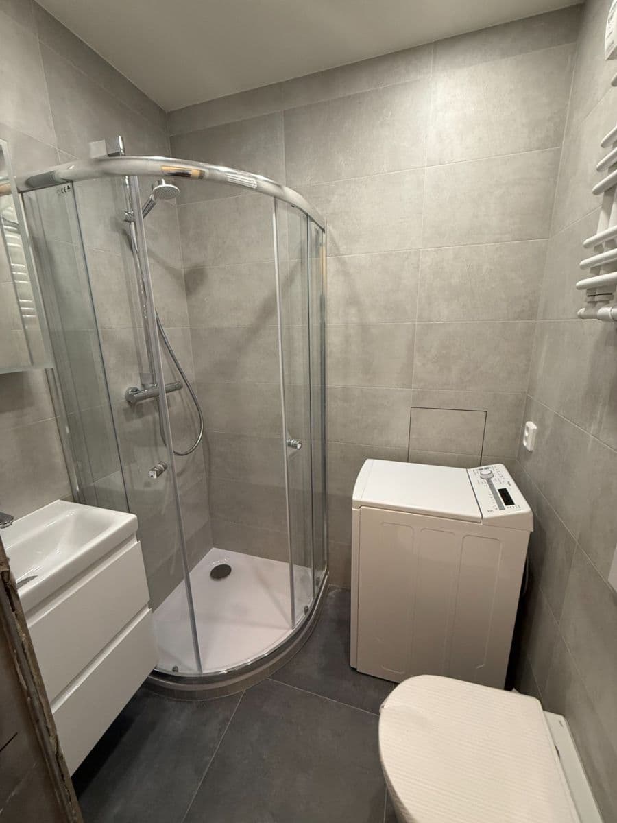 Pronájem bytu 1+kk 18 m², Krásova, Praha, Praha Pronájem bytu 1+kk 18 m², Krásova, Praha, Praha