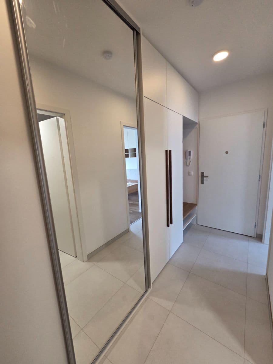 Pronájem bytu 2+kk 57 m², Pod Krocínkou, Praha, Praha Pronájem bytu 2+kk 57 m², Pod Krocínkou, Praha, Praha