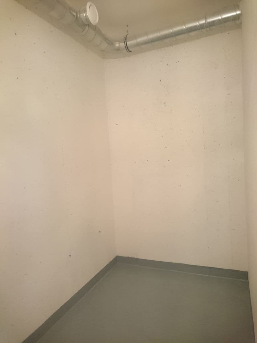 Pronájem bytu 3+kk 80 m², Hlučkova, Praha, Praha Pronájem bytu 3+kk 80 m², Hlučkova, Praha, Praha