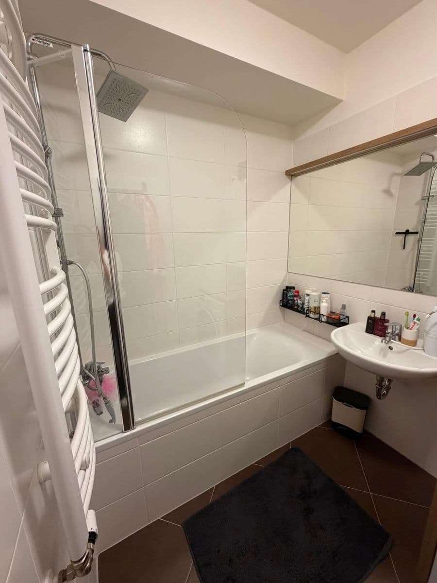 Pronájem bytu 3+kk 80 m², Hlučkova, Praha, Praha Pronájem bytu 3+kk 80 m², Hlučkova, Praha, Praha