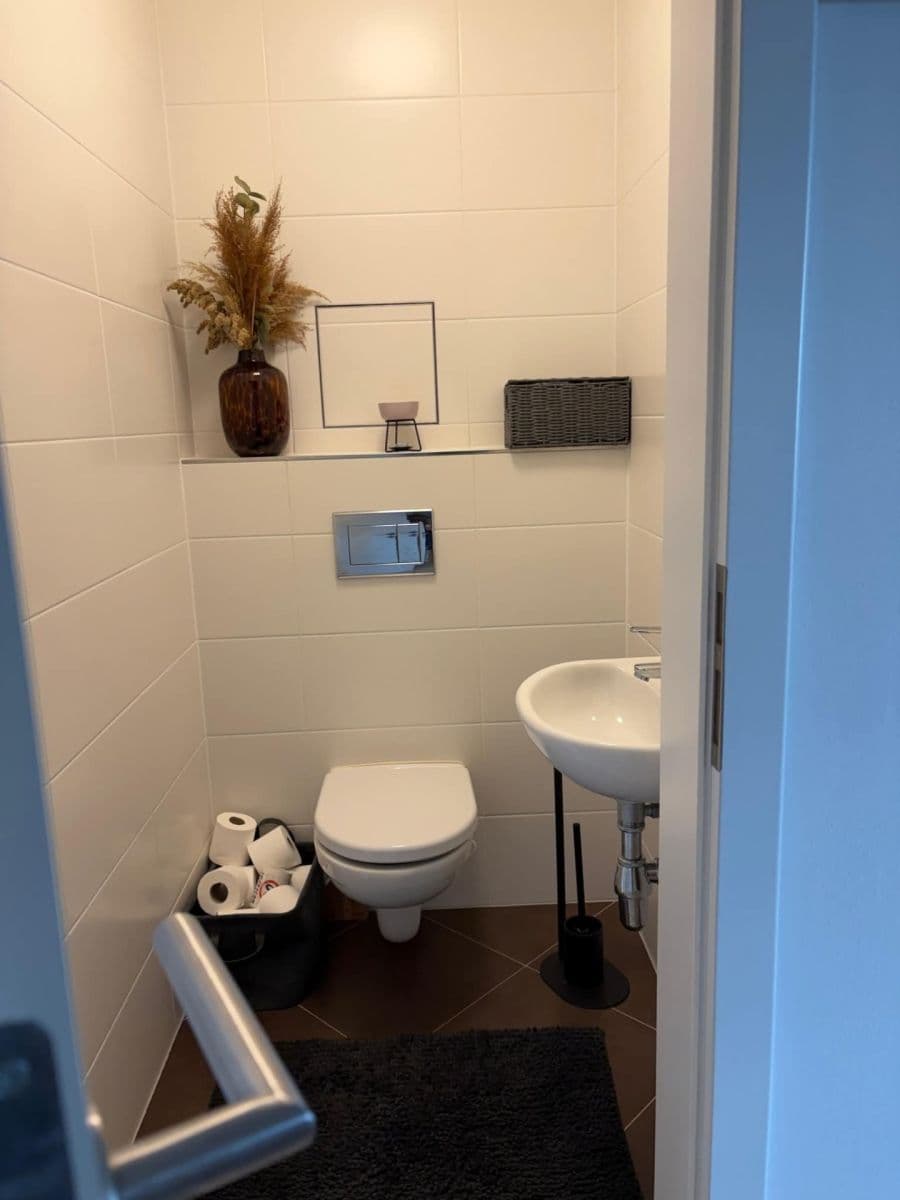Pronájem bytu 3+kk 80 m², Hlučkova, Praha, Praha Pronájem bytu 3+kk 80 m², Hlučkova, Praha, Praha