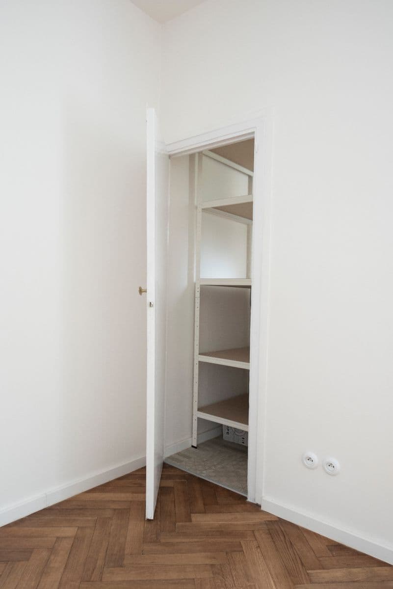 Pronájem bytu 1+kk 30 m², Zemědělská, Praha, Praha Pronájem bytu 1+kk 30 m², Zemědělská, Praha, Praha