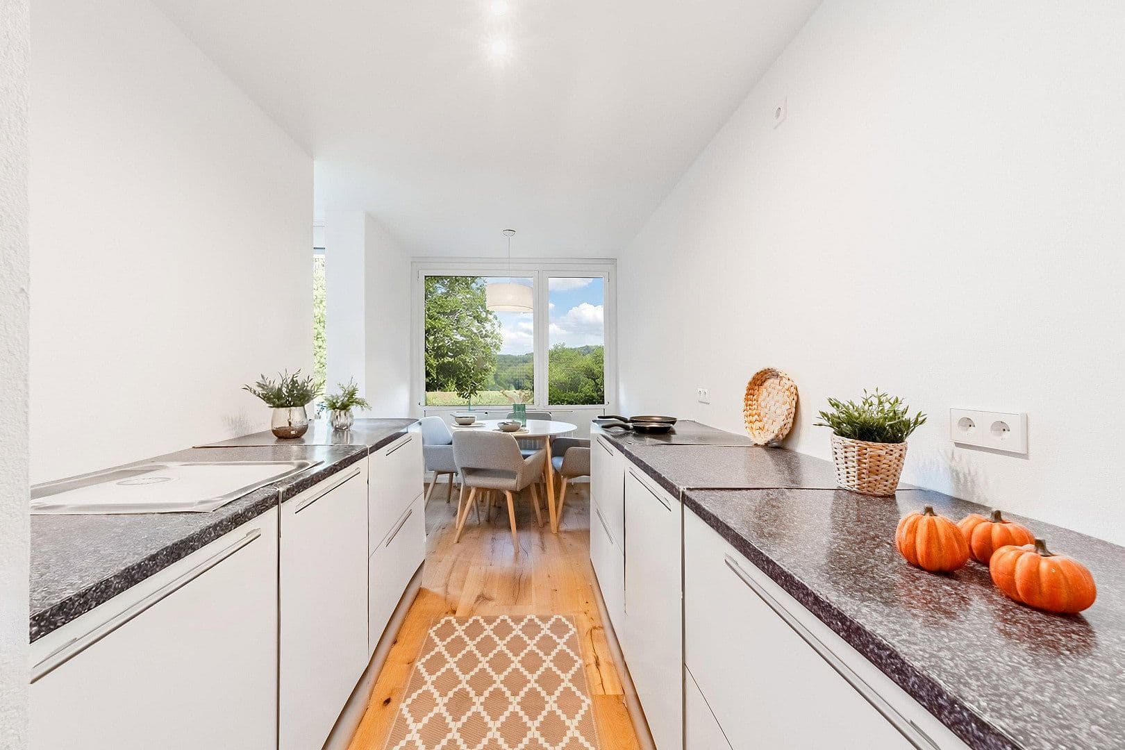 Pronájem bytu 2+1 69 m², Stuttgart, Bádensko-Württembersko Pronájem bytu 2+1 69 m², Stuttgart, Bádensko-Württembersko