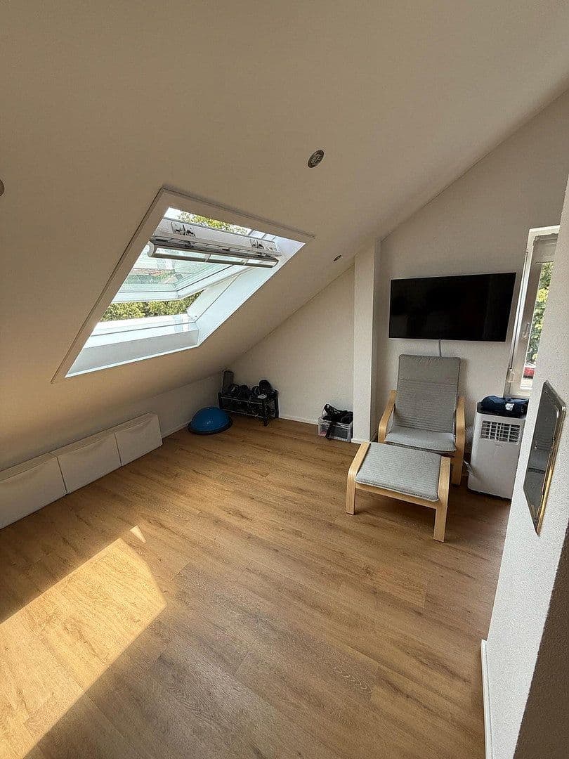 Pronájem bytu 4+1 103 m², Schwäbisch Gmünd, Bádensko-Württembersko Pronájem bytu 4+1 103 m², Schwäbisch Gmünd, Bádensko-Württembersko