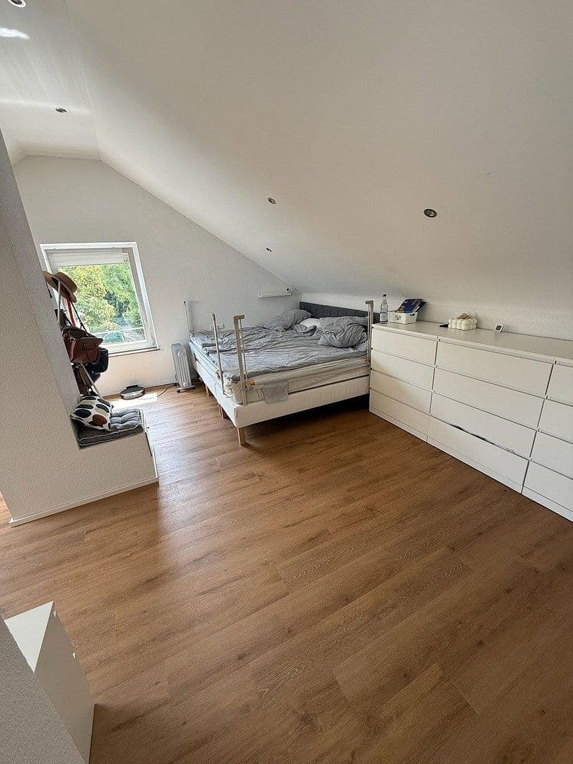 Pronájem bytu 4+1 103 m², Schwäbisch Gmünd, Bádensko-Württembersko Pronájem bytu 4+1 103 m², Schwäbisch Gmünd, Bádensko-Württembersko