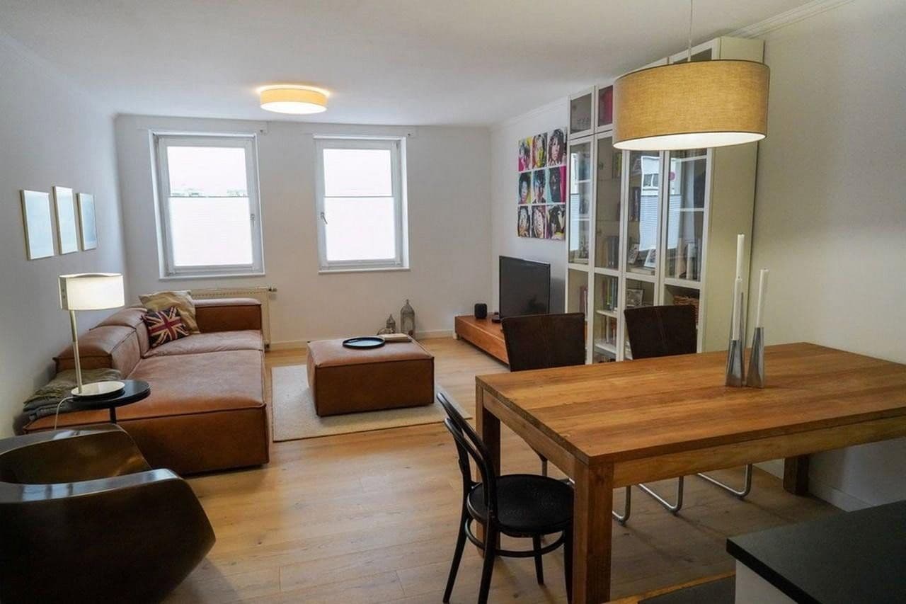 Pronájem bytu 3+1 35 m², Lehenstraße 33, Stuttgart, Bádensko-Württembersko Pronájem bytu 3+1 35 m², Lehenstraße 33, Stuttgart, Bádensko-Württembersko