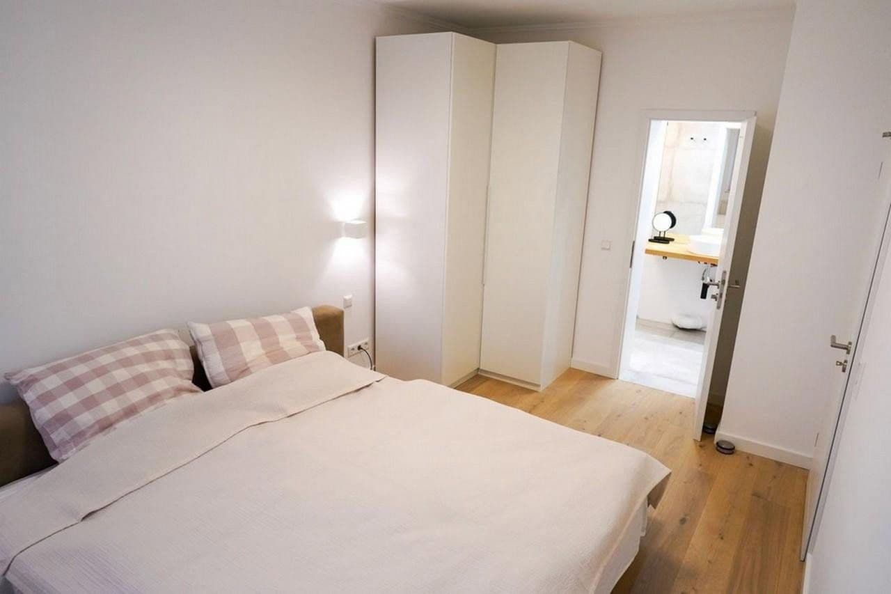 Pronájem bytu 3+1 35 m², Lehenstraße 33, Stuttgart, Bádensko-Württembersko Pronájem bytu 3+1 35 m², Lehenstraße 33, Stuttgart, Bádensko-Württembersko
