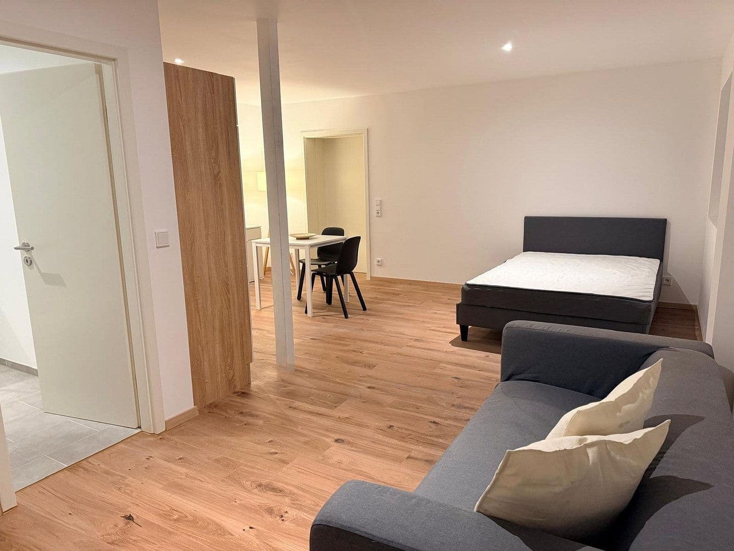 Pronájem bytu 1+1 52 m², Wiesbaden, Hessen Pronájem bytu 1+1 52 m², Wiesbaden, Hessen
