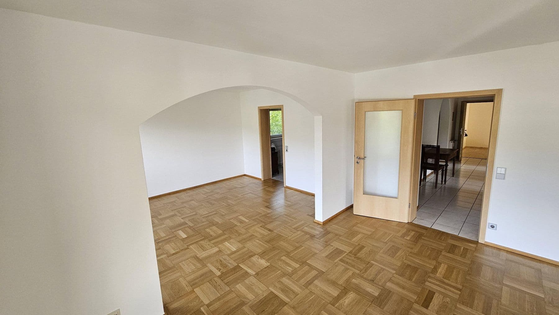 Pronájem bytu 4+1 112 m², Baden-Baden, Bádensko-Württembersko Pronájem bytu 4+1 112 m², Baden-Baden, Bádensko-Württembersko
