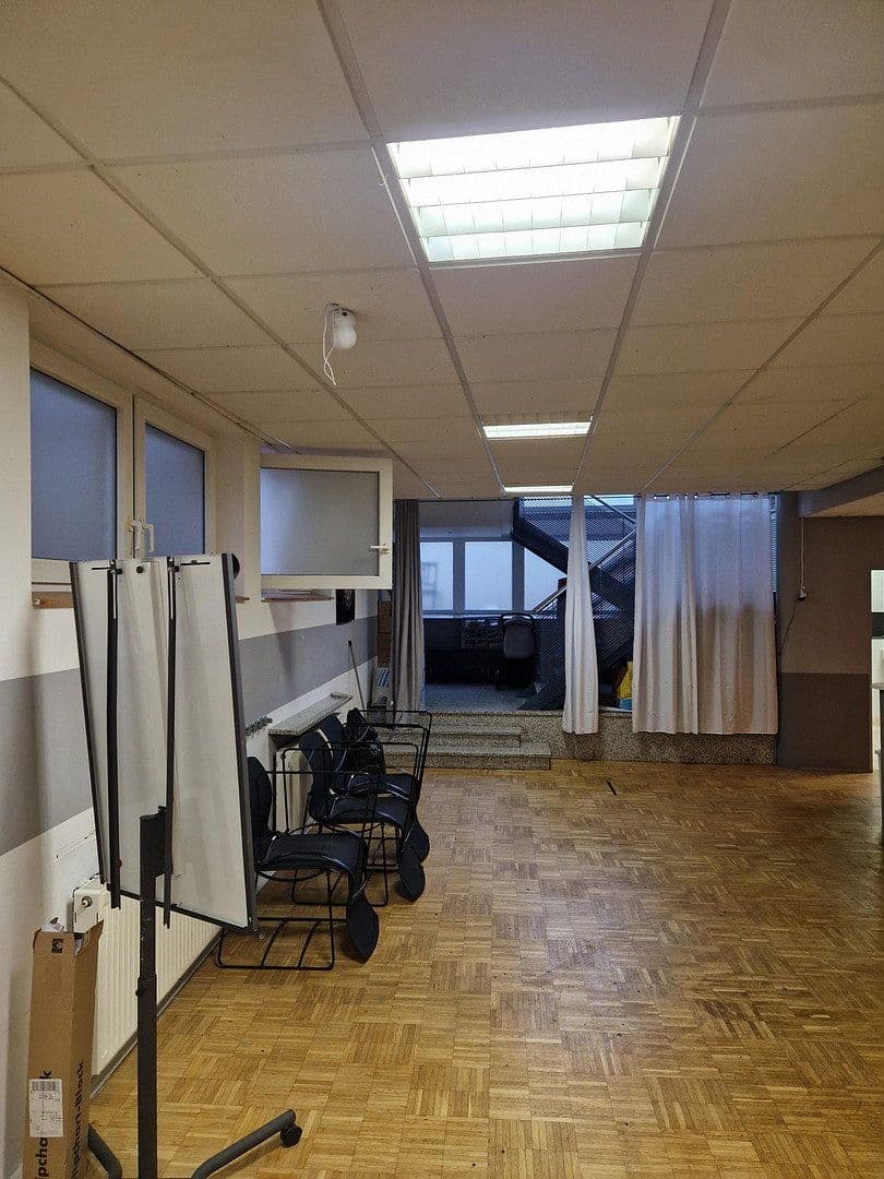 Pronájem nebytového prostoru 150 m², Walter-Gropius-Str. 5, Reutlingen, Bádensko-Württembersko Pronájem nebytového prostoru 150 m², Walter-Gropius-Str. 5, Reutlingen, Bádensko-Württembersko