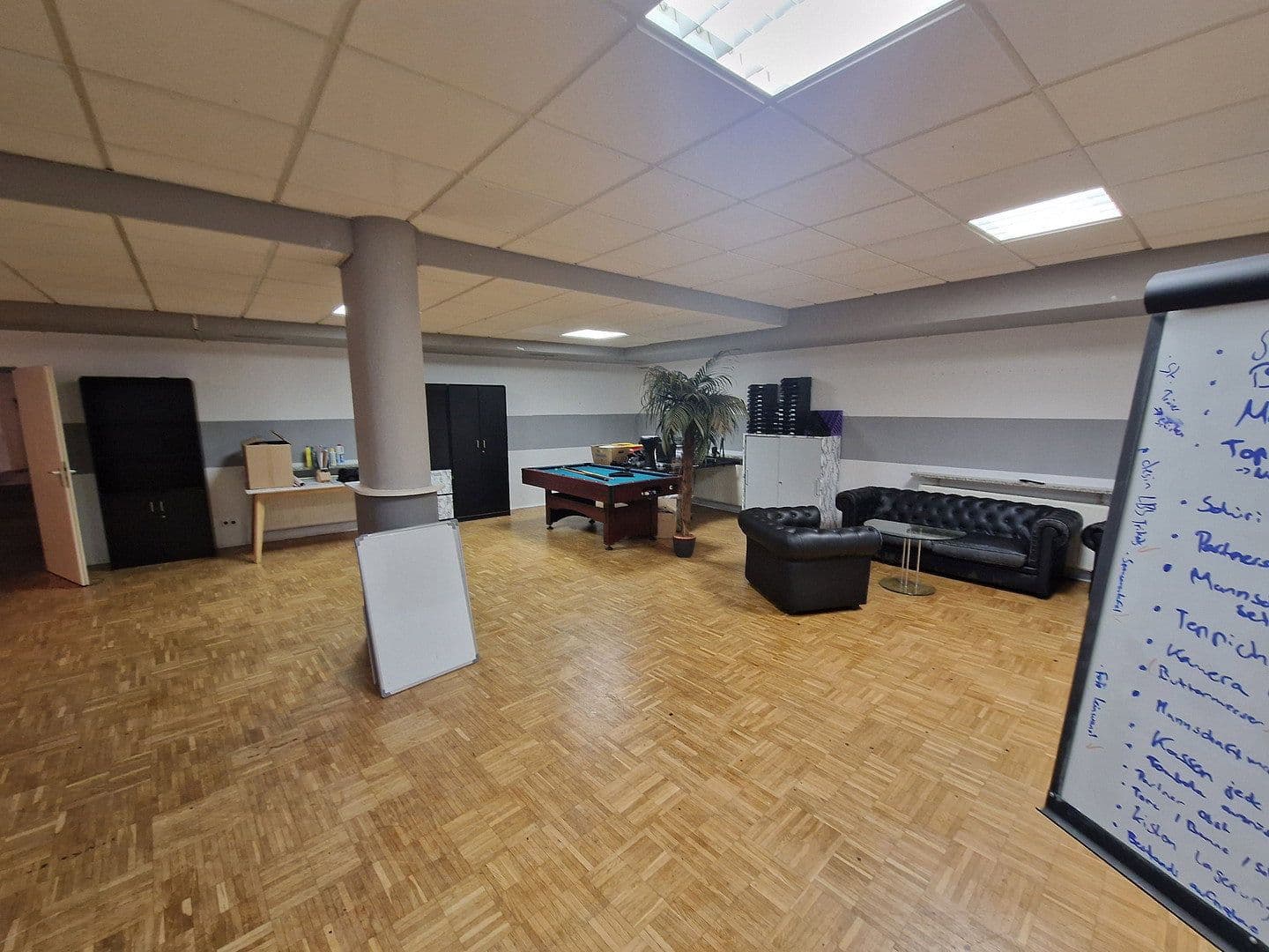Pronájem nebytového prostoru 150 m², Walter-Gropius-Str. 5, Reutlingen, Bádensko-Württembersko Pronájem nebytového prostoru 150 m², Walter-Gropius-Str. 5, Reutlingen, Bádensko-Württembersko