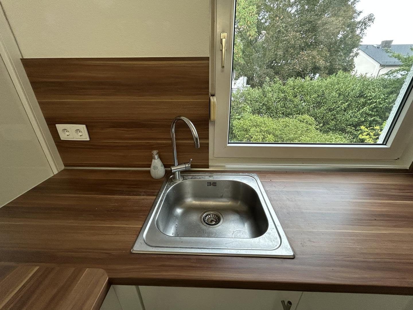 Pronájem bytu 2+1 70 m², Am Weiher 39-41, Hochheim, Hessen Pronájem bytu 2+1 70 m², Am Weiher 39-41, Hochheim, Hessen