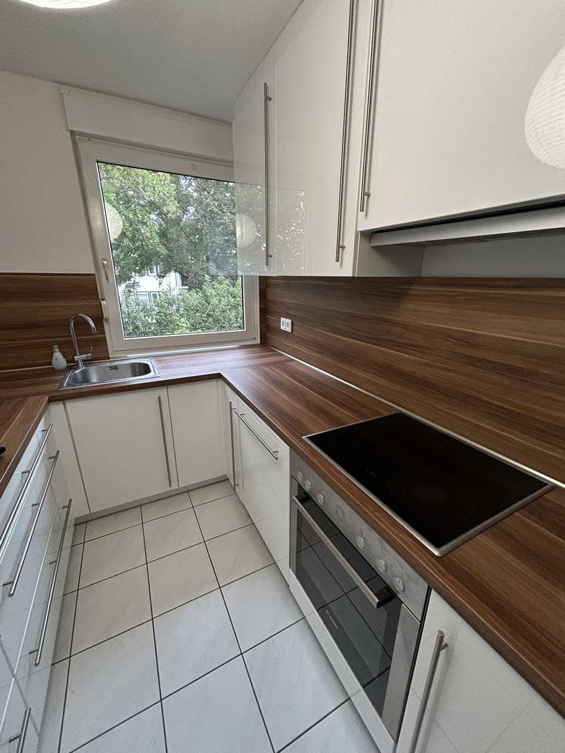 Pronájem bytu 2+1 70 m², Am Weiher 39-41, Hochheim, Hessen Pronájem bytu 2+1 70 m², Am Weiher 39-41, Hochheim, Hessen