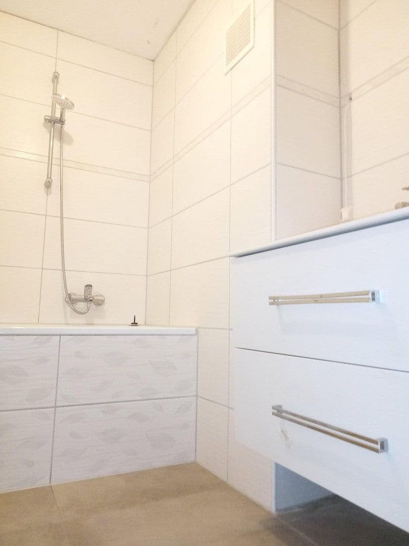 Prodej bytu 2+1 36 m², Suitbertusstr. 78, Düsseldorf, Severní Porýní-Vestfálsko Prodej bytu 2+1 36 m², Suitbertusstr. 78, Düsseldorf, Severní Porýní-Vestfálsko