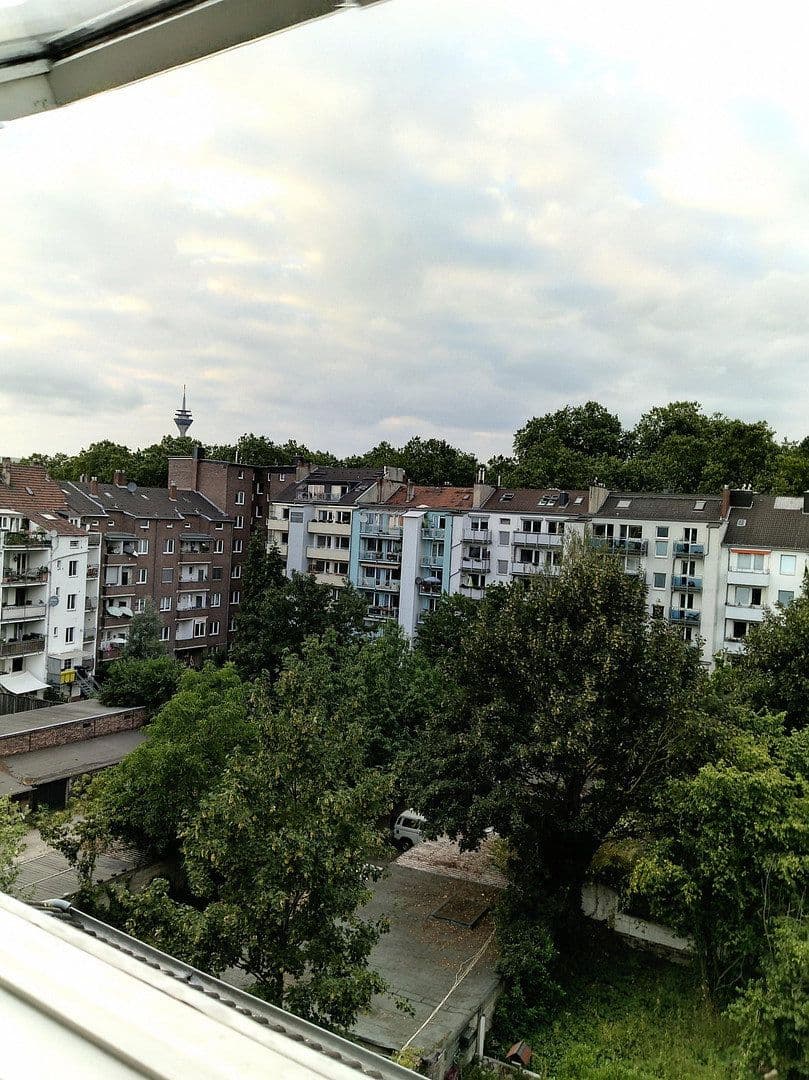 Prodej bytu 2+1 36 m², Suitbertusstr. 78, Düsseldorf, Severní Porýní-Vestfálsko Prodej bytu 2+1 36 m², Suitbertusstr. 78, Düsseldorf, Severní Porýní-Vestfálsko