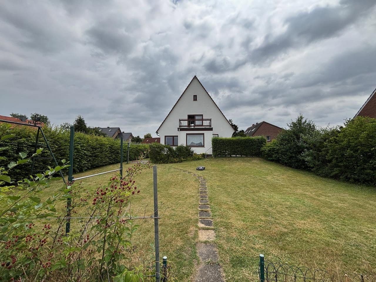 Prodej domu 156 m², pozemek 827 m², Weyhe, Dolní Sasko Prodej domu 156 m², pozemek 827 m², Weyhe, Dolní Sasko