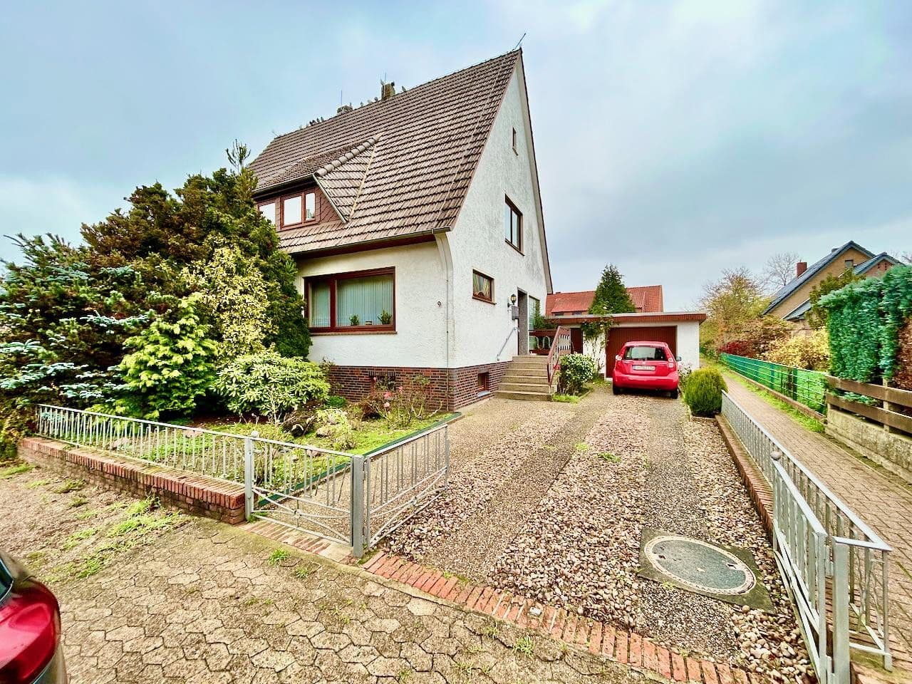 Prodej domu 156 m², pozemek 827 m², Weyhe, Dolní Sasko Prodej domu 156 m², pozemek 827 m², Weyhe, Dolní Sasko