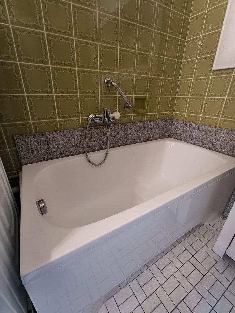 Prodej bytu 4+1 101 m², Beim Hohlengraben 47, Trier, Porýní-Falc Prodej bytu 4+1 101 m², Beim Hohlengraben 47, Trier, Porýní-Falc
