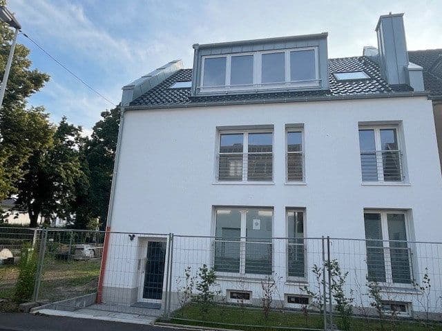 Pronájem bytu 3+1 88 m², Schnorrenbergstraße 1, Bonn, Severní Porýní-Vestfálsko Pronájem bytu 3+1 88 m², Schnorrenbergstraße 1, Bonn, Severní Porýní-Vestfálsko