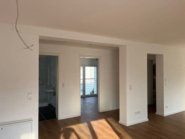 Pronájem bytu 3+1 88 m², Schnorrenbergstraße 1, Bonn, Severní Porýní-Vestfálsko Pronájem bytu 3+1 88 m², Schnorrenbergstraße 1, Bonn, Severní Porýní-Vestfálsko
