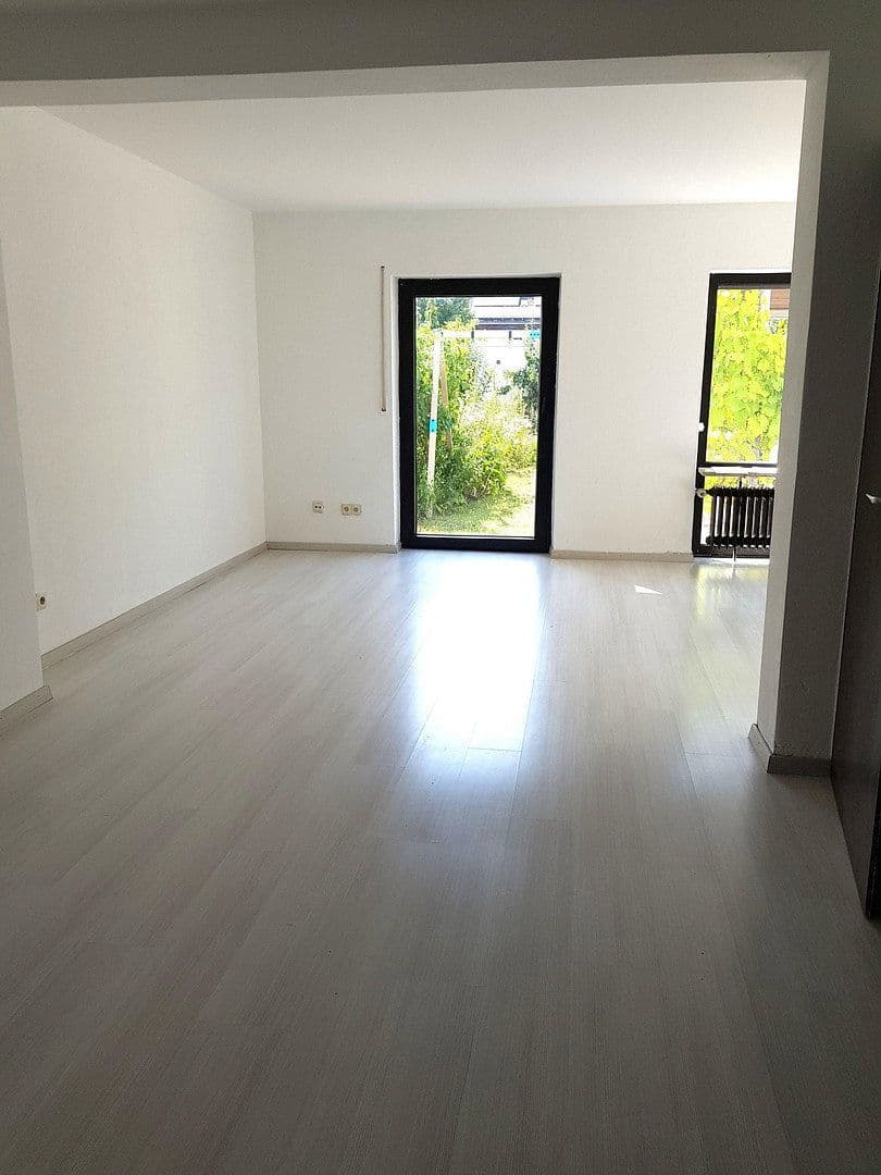 Prodej domu 127 m², pozemek 261 m², Grasbrunn, Bavorsko Prodej domu 127 m², pozemek 261 m², Grasbrunn, Bavorsko