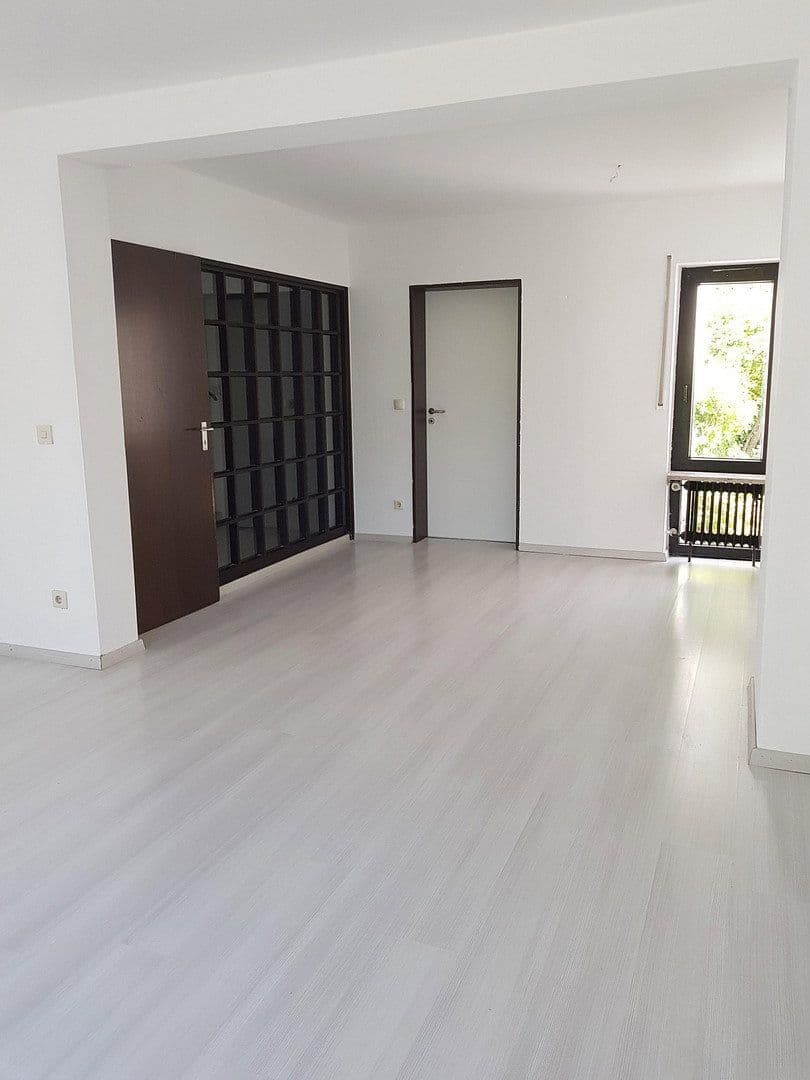 Prodej domu 127 m², pozemek 261 m², Grasbrunn, Bavorsko Prodej domu 127 m², pozemek 261 m², Grasbrunn, Bavorsko