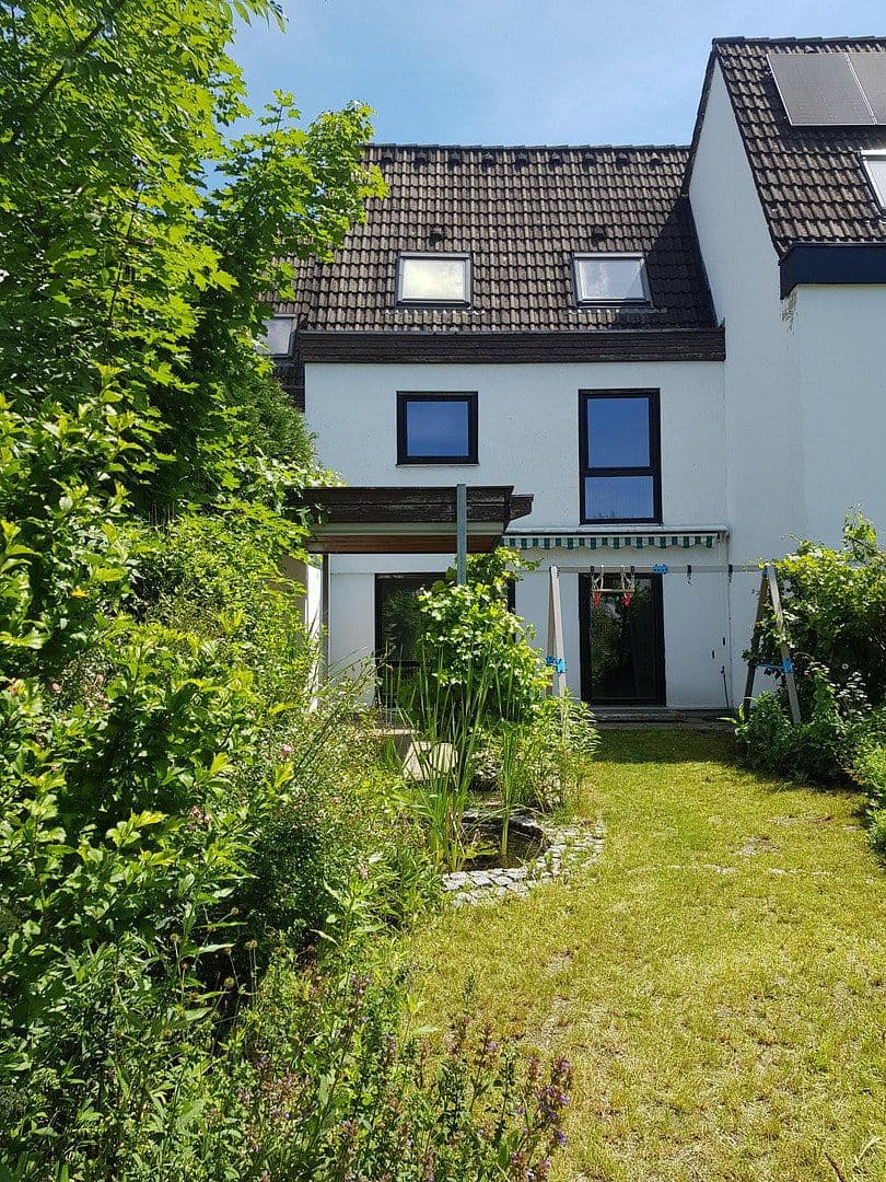 Prodej domu 127 m², pozemek 261 m², Grasbrunn, Bavorsko Prodej domu 127 m², pozemek 261 m², Grasbrunn, Bavorsko