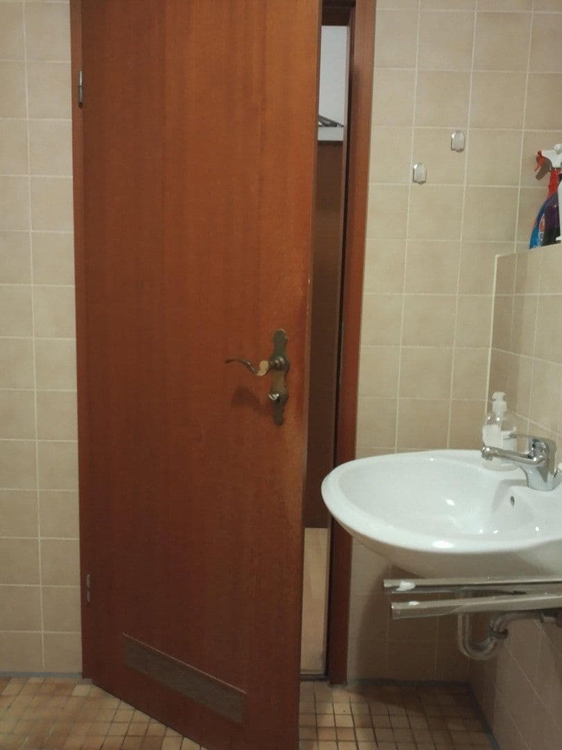 Pronájem bytu 2+1 52 m², Echardinger Straße 7, München, Bavorsko Pronájem bytu 2+1 52 m², Echardinger Straße 7, München, Bavorsko