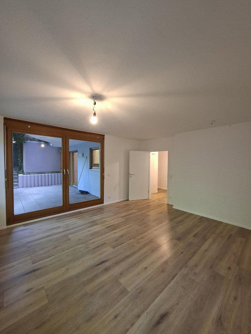 Pronájem bytu 2+1 57 m², Ludwigsburger Str. 204, Zuffenhausen, Bádensko-Württembersko Pronájem bytu 2+1 57 m², Ludwigsburger Str. 204, Zuffenhausen, Bádensko-Württembersko