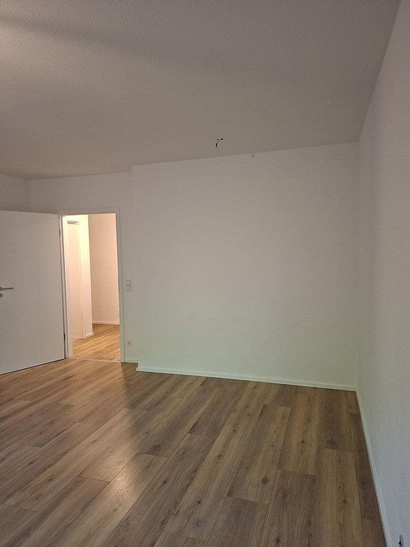 Pronájem bytu 2+1 57 m², Ludwigsburger Str. 204, Zuffenhausen, Bádensko-Württembersko Pronájem bytu 2+1 57 m², Ludwigsburger Str. 204, Zuffenhausen, Bádensko-Württembersko