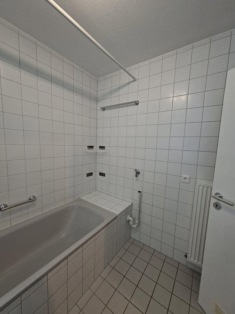 Pronájem bytu 2+1 57 m², Ludwigsburger Str. 204, Zuffenhausen, Bádensko-Württembersko Pronájem bytu 2+1 57 m², Ludwigsburger Str. 204, Zuffenhausen, Bádensko-Württembersko