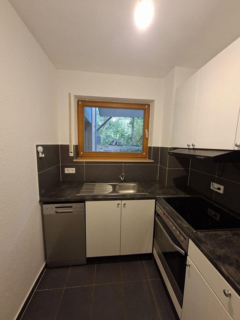 Pronájem bytu 2+1 57 m², Ludwigsburger Str. 204, Zuffenhausen, Bádensko-Württembersko Pronájem bytu 2+1 57 m², Ludwigsburger Str. 204, Zuffenhausen, Bádensko-Württembersko
